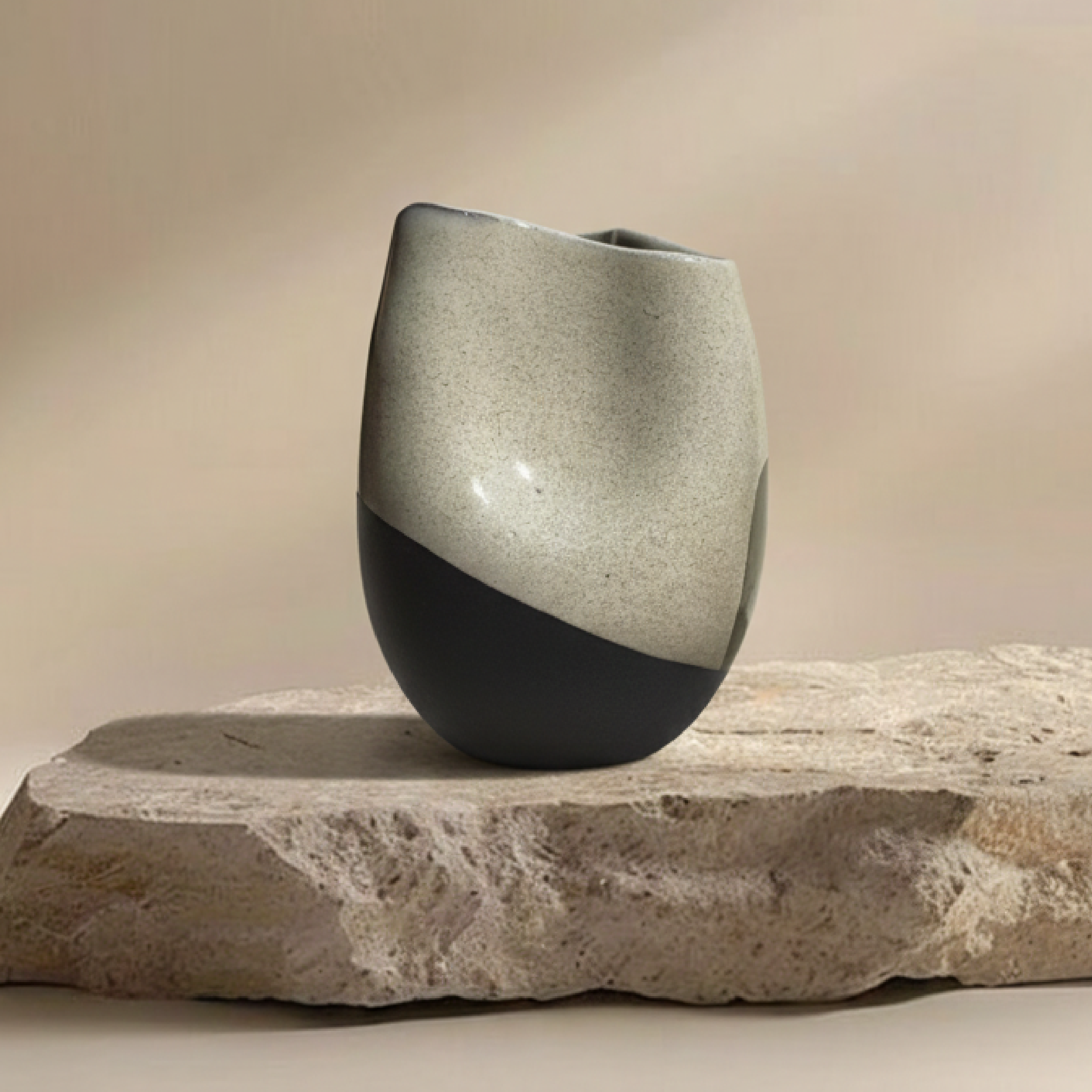 Sand organic vase